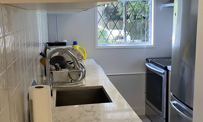 West Vancouver Apartment | convenient privet room near cypress ski resort