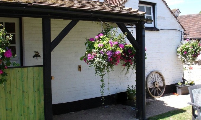 New Forest District Cottage | Converted from a old dairy into a beautiful, quaint cottage in The New Forest.