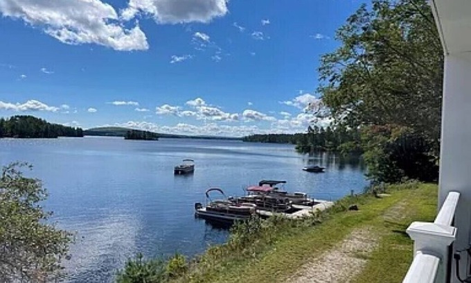 Silver Lake Apartment | Conway Area Waterfront Condo