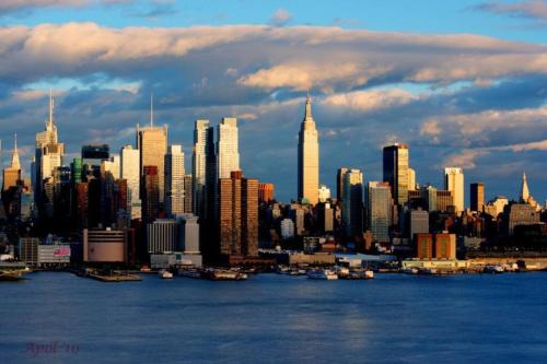 West New York Apartment | Cool 3 BR for U Near Manhattan View, 15 Min to NYC