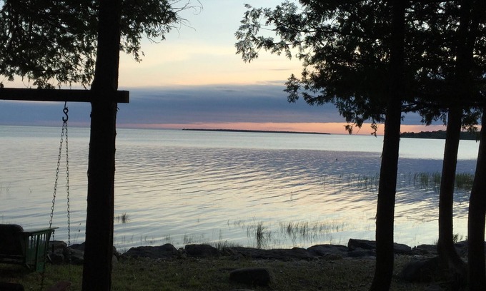 St Ignace Cabin | Cool breezes off Lake Michigan. Book your fall color stay!