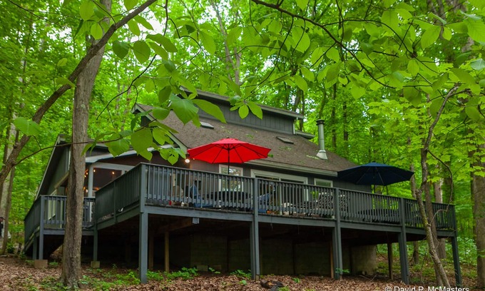 Berkeley Springs Cottage | Coolfont 4 BDRM, lots of beds! Cozy Wooded Cottage.