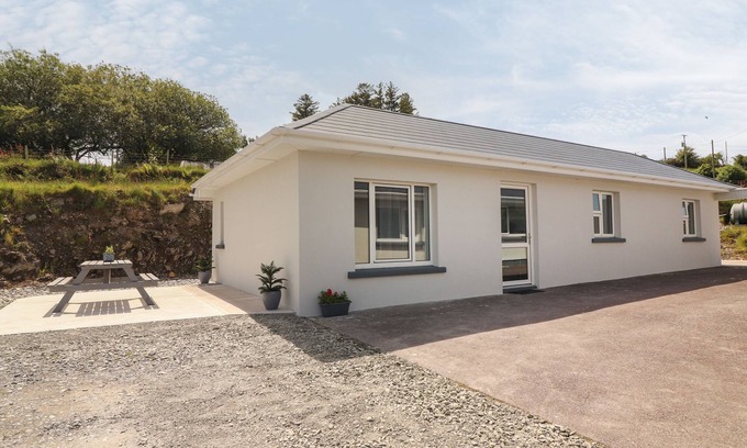 Glenbeigh Cottage | COOLNAHARRAGILL LOWER ANNEXE in Glenbeigh, County Kerry