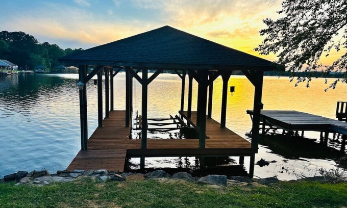 Gadsden House | Coosa River Hideaway