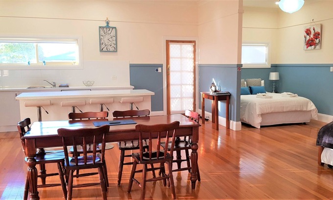Gloucester House | Coppers Hill Private Accommodation