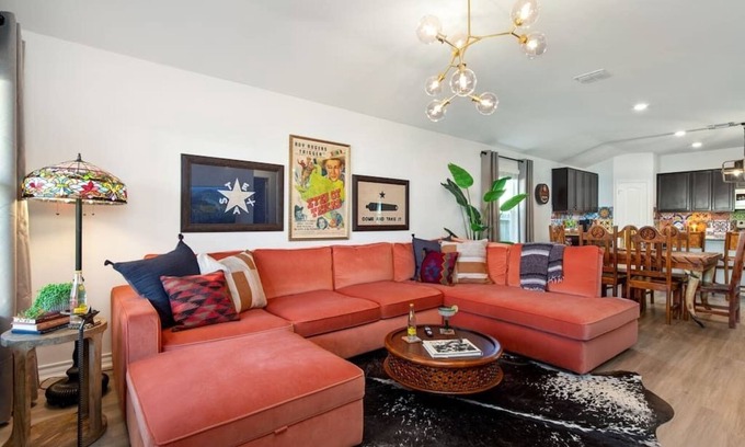 Southside House | Coral Casa-Near Lackland BMT Family TexMex Charm