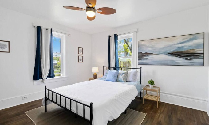 Lunenburg Apartment | Coral Suite Heart of Lunenburg