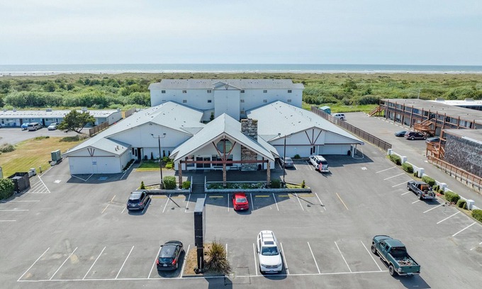 Ocean Shores Resort | Coratel Inn and Suites By Jasper Ocean Shores