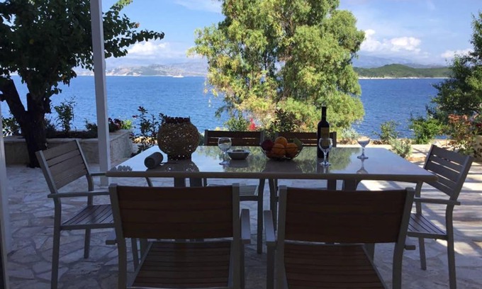 Kassiopi Apartment | Corfu island KASSIOPI’S best sea view apartment