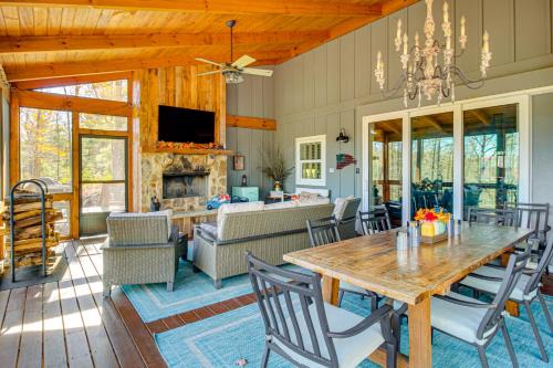 Ellijay House | Cork and Creek Cottage with Mtn and Pasture Views!