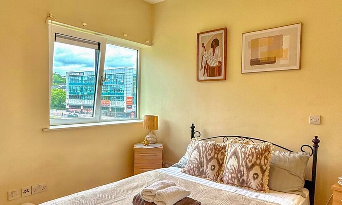 Clogheen Apartment | Cork City Comfort Park and Pillow