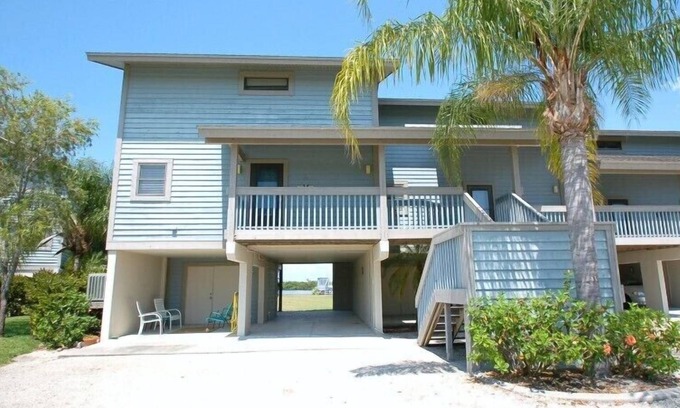 Pine Island Center Condo | Corner Condo in Blue Crab Key, Bokeelia!