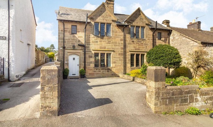 Bakewell House | Corner Cottage