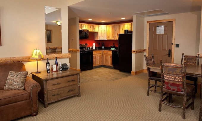 Blodgett Mills Condo | Corner Unit + Nice Views & Fireplace | Onsite Spa