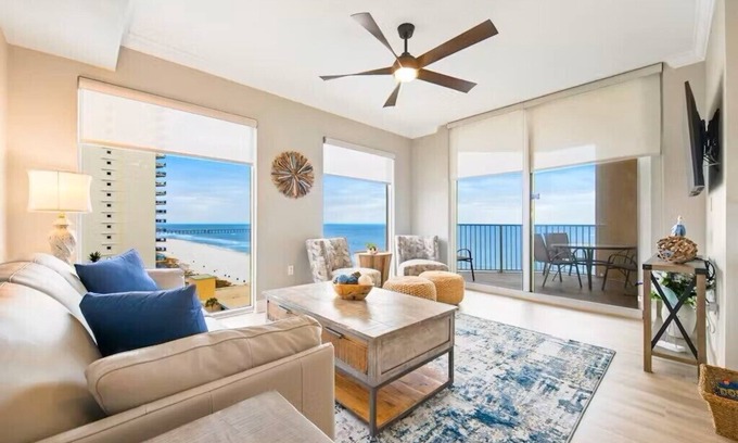 El Centro Beach Condo | CORNER UNIT-RENOVATED-8th floor~Beachfront~Panoramic View~Pier Park~ 1BR+Bunk