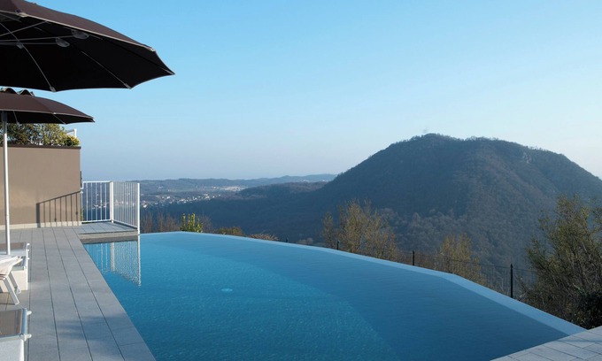 Villanuova sul Clisi Apartment | Cornice sul Garda - Cherrywood - Lake view and garden in residence with pool