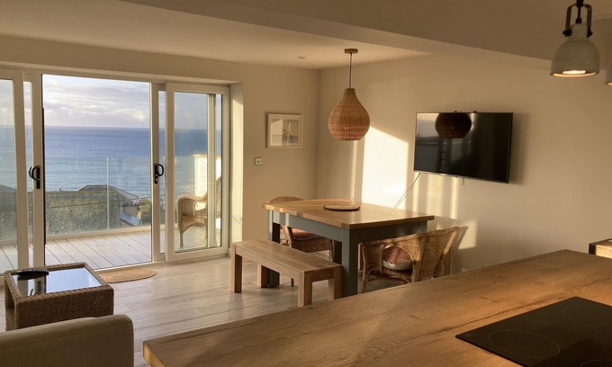 Downderry Apartment | Cornish apartment with stunning sea views close to the beach