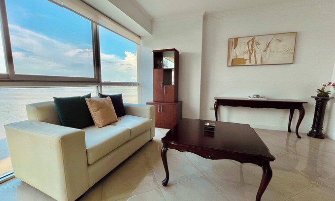 Las Penas Apartment | Corporate apartment in Puerto Santa Ana Guayaquil with WiFi, AC, Pool, Jacuzzi