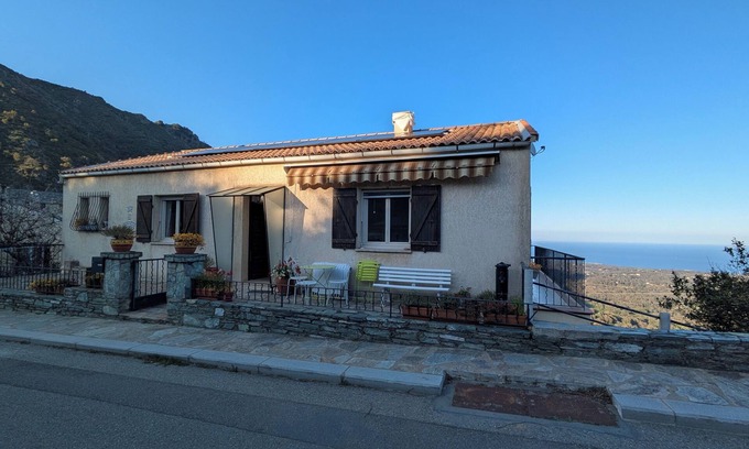 Sant'Andrea-di-Cotone Apartment | Corsica, 120 m2 apartment in a peaceful village between sea and mountains