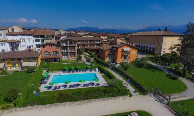 Moniga del Garda Apartment | Corte Ferrari: Two Bedroom apt. BASIC without balcony. Stunning lake view.