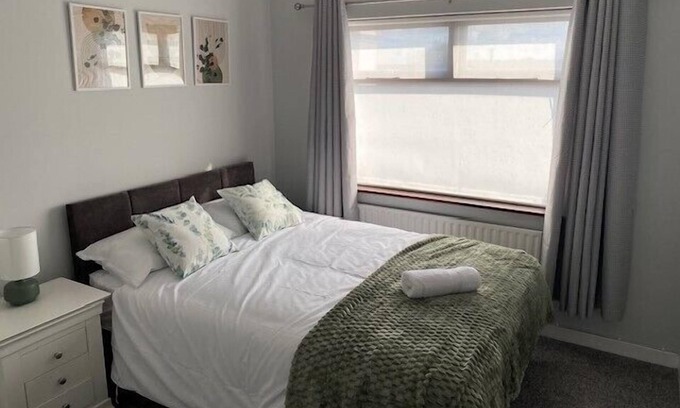 Roscoe Apartment | Cortoon Inn, Double Room 7 (1 DBL)