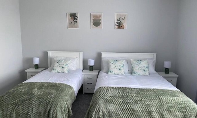 Roscoe Apartment | Cortoon Inn, Triple Room 2 (1 DBL + 1SGL)
