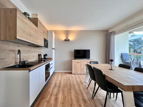 Zorzino Apartment | Costa Blu - Pool & terrace lake view