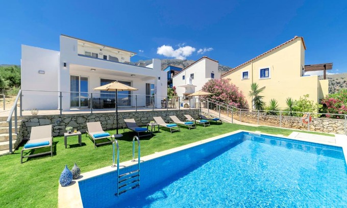 Kavallos Villa | Costa Maris Villa