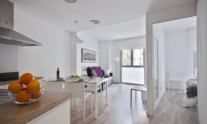 Sants-Badal Apartment | Cosy 2 bedroom next to the Magic Fountain