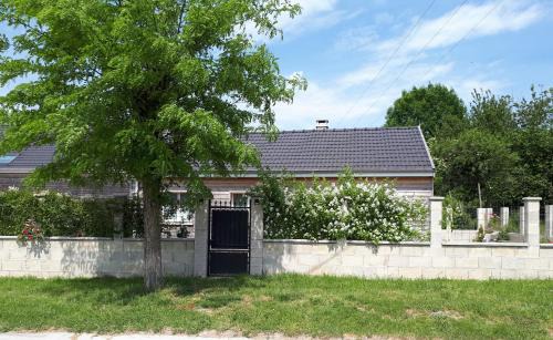 Bouconville House | Cosy 2 persons guesthouse with free wifi and parking chez Mostarlić B&B