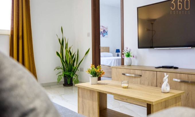 Zabbar Apartment | Cosy 3BR home with Balcony & Sofa bed in Zabbar
