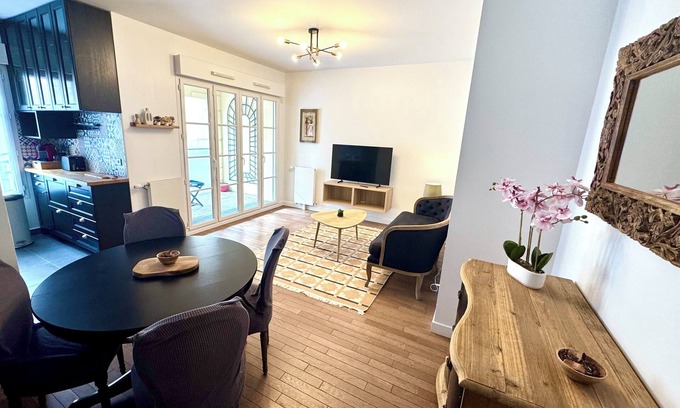 Le Plessis-Robinson Apartment | Cosy 3P apartment with loggia
