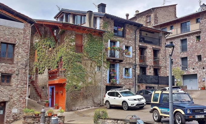 Noves de Segre Cottage | Cosy accommodation 15 km from La Seu d'Urgell.