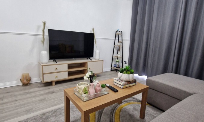 North End House | Cosy and Luxurious Home. Stylish, peaceful and quiet location. Sleeps 5 guests.