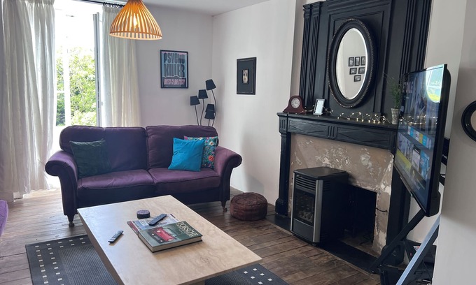L'Isle-Jourdain House | Cosy and quirky 2bedrooms close to river, water sports, cafes.