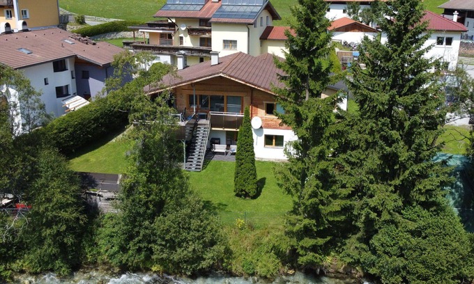 Obernberg am Brenner Apartment | Cosy apartment for 4 people with WIFI, TV, terrace and parking