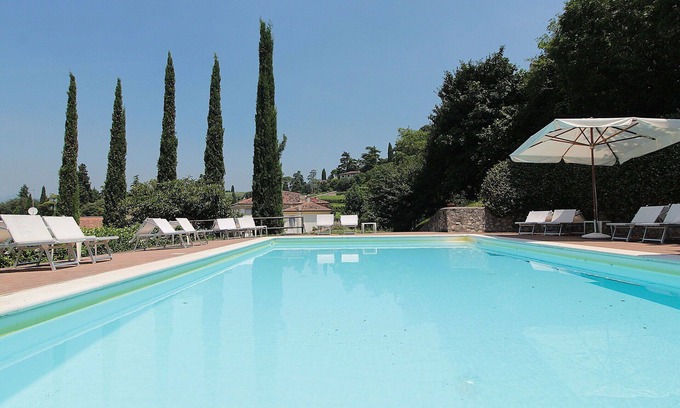 Colognola ai Colli Apartment | Cosy apartment for 5 people with pool, A/C, WIFI, TV and parking, close to Verona