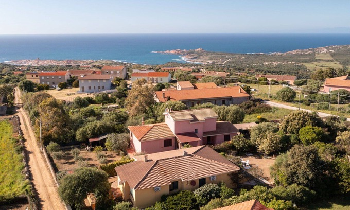 Paduledda Apartment | Cosy apartment for 6 guests with WIFI, A/C, TV and terrace