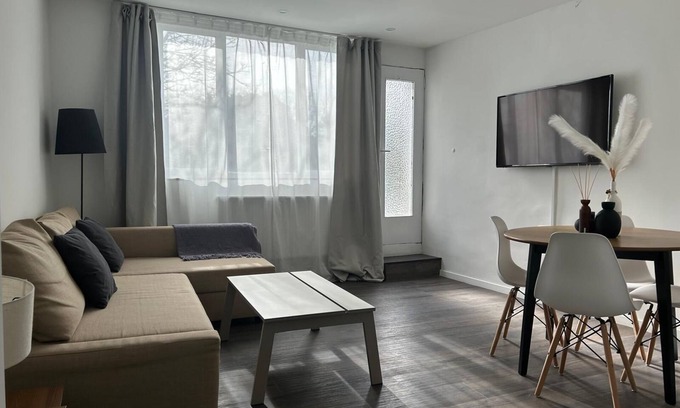 Saint-Laurent Apartment | Cosy apartment 5 minutes from downtown