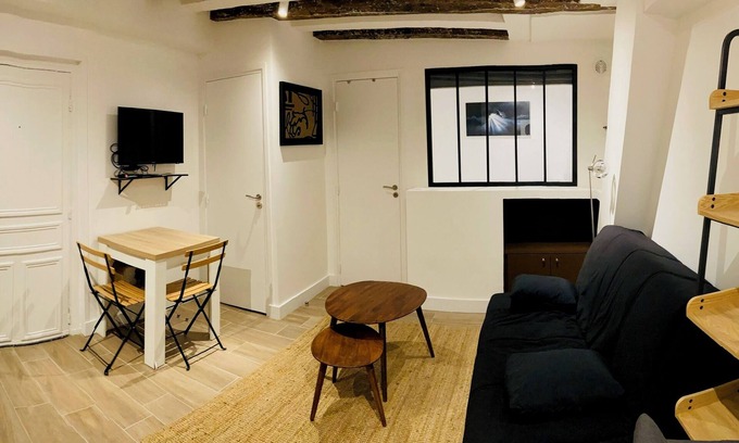 Saint-Thomas-d'Aquin Apartment | Cosy apartment between Le Bon Marché and Saint Germain Paris 7
