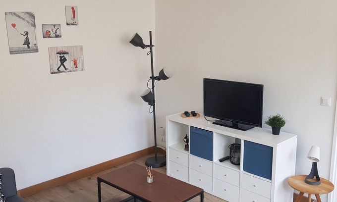 Sevres Apartment | Cosy apartment close Eiffel Tower and Castle of Versailles.