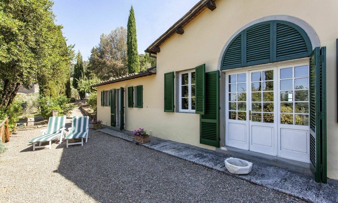 Cortona Apartment | Cosy apartment for 2 guests with pool, A/C, WIFI, TV and panoramic view