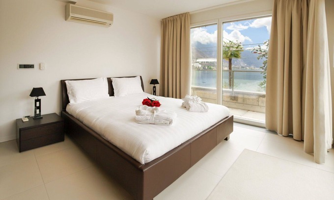 Montreux Apartment | Cosy apartment for 3 people with A/C, pool, WIFI, TV, terrace, panoramic view and parking