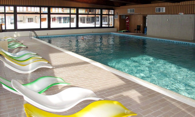Vex Apartment | Cosy apartment for 3 guests with WIFI, pool, TV and parking