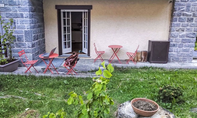Madesimo Apartment | Cosy apartment for 3 guests with WIFI, TV, pets allowed and parking