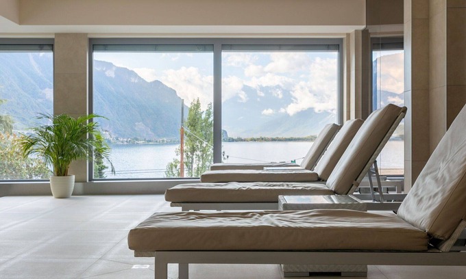 Montreux City Centre Apartment | Cosy apartment for 4 people with hot tub, WIFI, pool, TV, balcony, panoramic view and parking