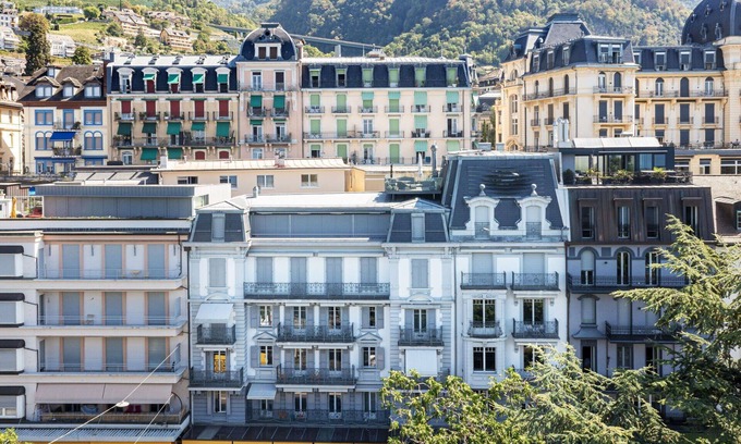 Montreux City Centre Apartment | Cosy apartment for 4 people with WIFI, TV, balcony and parking