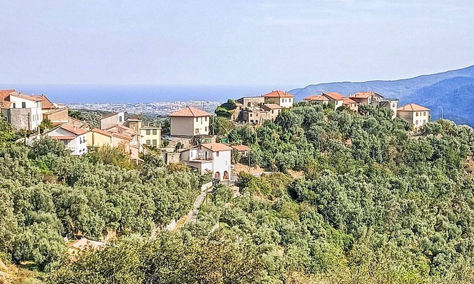Arnasco Apartment | Cosy apartment for 4 guests with A/C, WIFI, TV and terrace