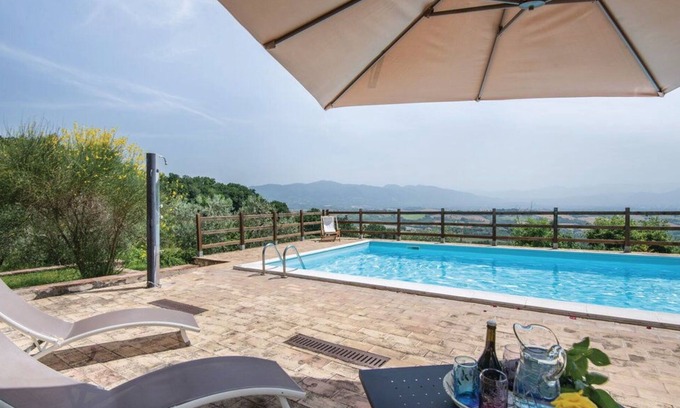 Fornole Apartment | Cosy apartment for 4 guests with WIFI, pool, A/C, TV and terrace