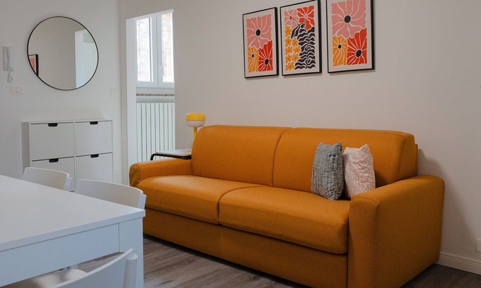 Pavia Apartment | Cosy apartment for 4 guests with A/C, WIFI and TV
